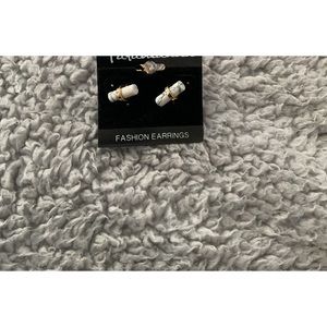 Elegant White Fashion Earrings